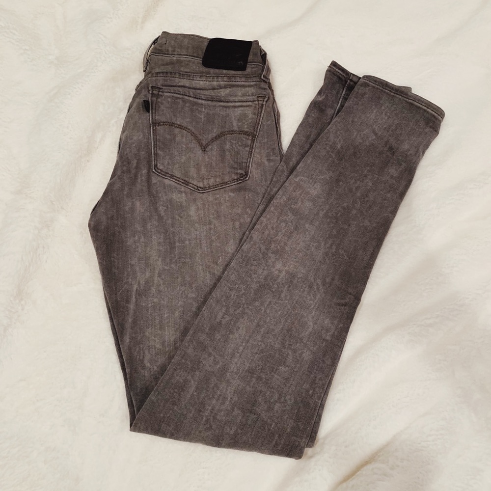 ❤️LIKE NEW Levi’s 710 Super Skinny Gray Jeans❤️